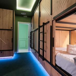 Dormitory Room Mixed